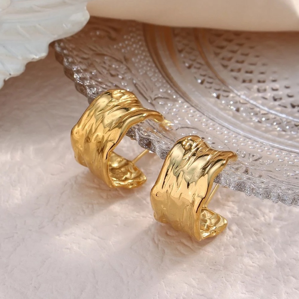 New Wide Hoop 18K  Gold Stud Earrings, wonderful Earrings, wow Earrings - Picture 5 of 8